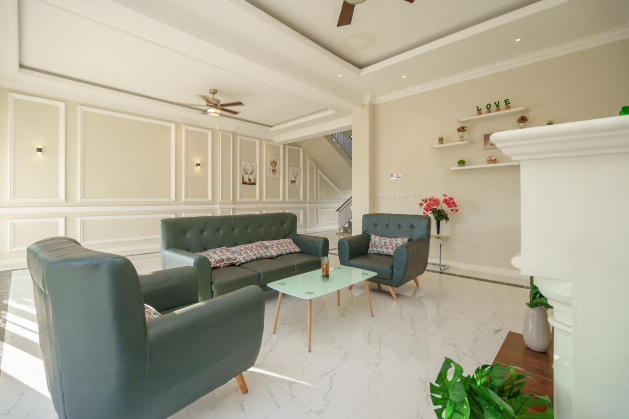 Green Forest Hotel Tebing Tinggi Екстериор снимка